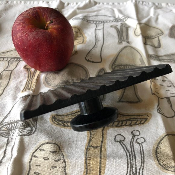 *Sold* Cast Iron Sandwich Press - Picture 6 of 8